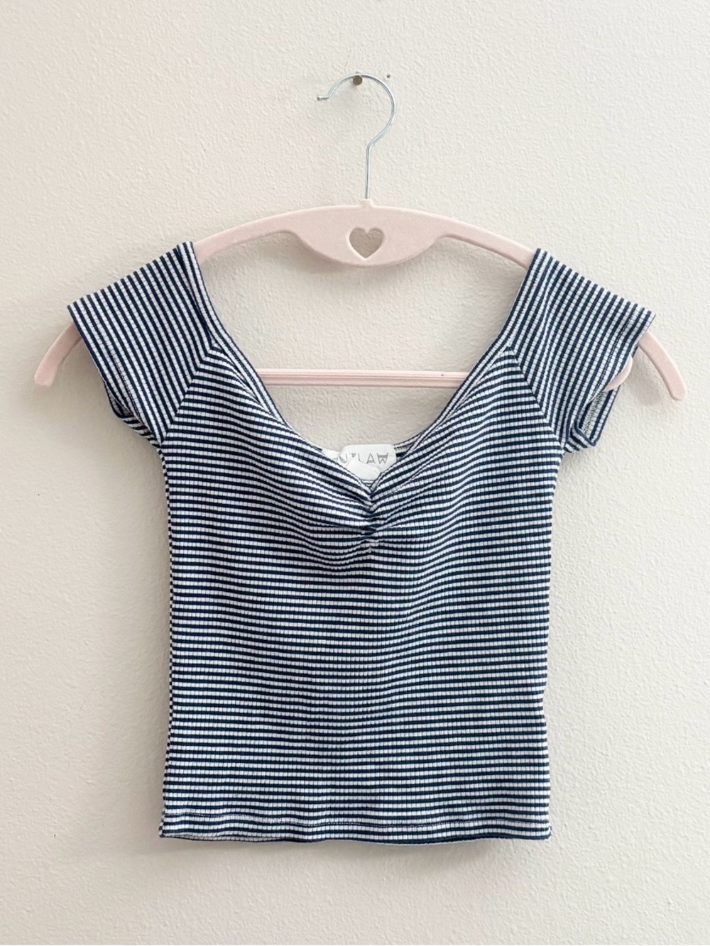 5/$15 🩷 Outlaw Striped Navy and White Knit Off The Shoulder Top